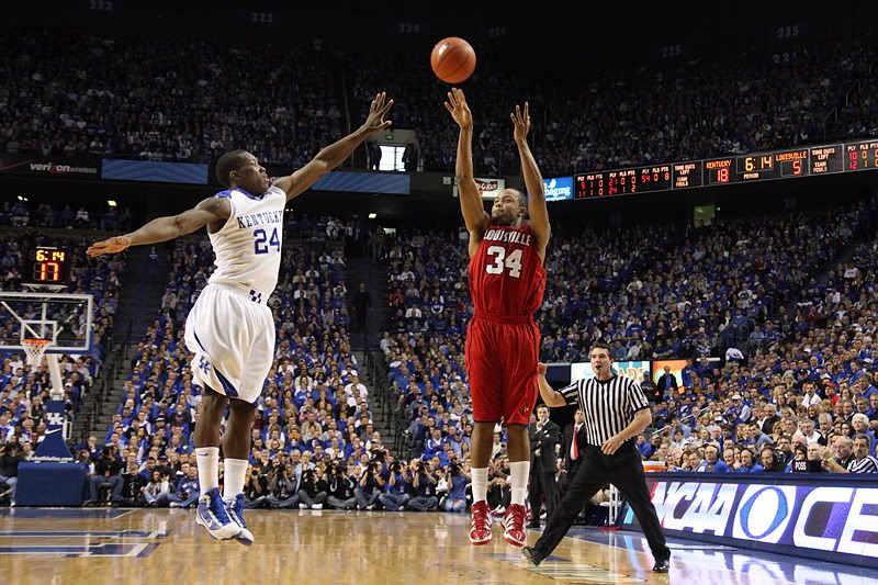 IMAGE: http://i602.photobucket.com/albums/tt108/samhunterphoto/Mens%20BBall%20UK/IMG_1789.jpg