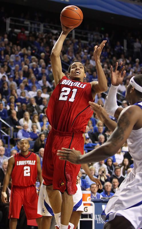 IMAGE: http://i602.photobucket.com/albums/tt108/samhunterphoto/Mens%20BBall%20UK/IMG_1883.jpg