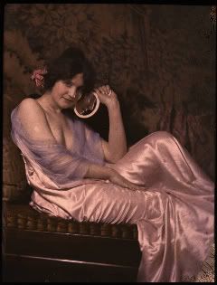 Vintage_1915_Photograph_Woman_in-1.jpg