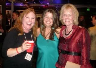 Co founder and CEO Jolene Smith (center)